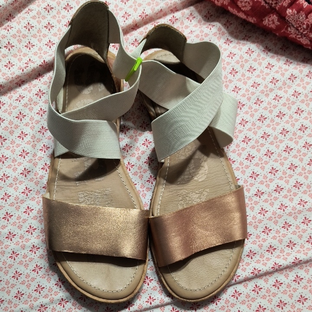 SOREL bronze sandals, new without tags